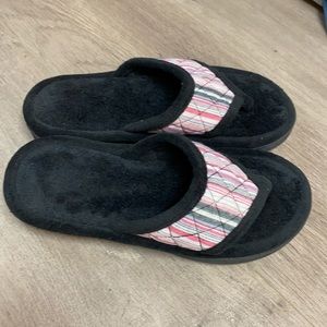 isotoner Quilted Microterry Renae Thong Slippers